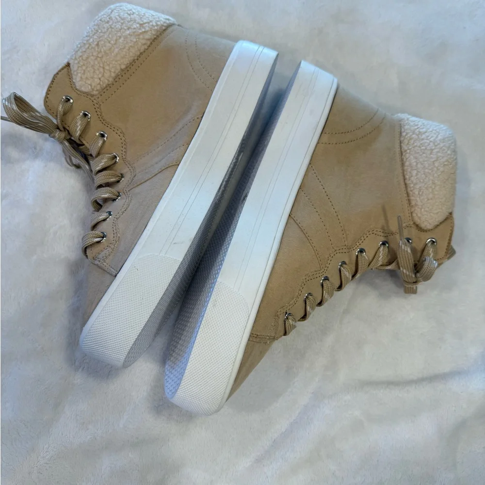 Marc Fisher tan sneaker boots with a Faux Fur Lining lace up white sole SZ 11M